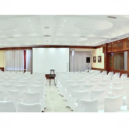 Crisol Regio מלון