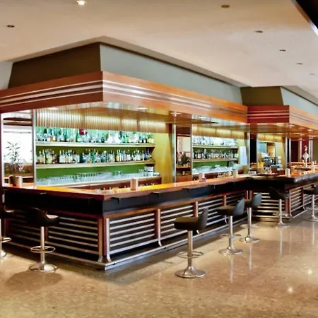 Crisol Regio מלון