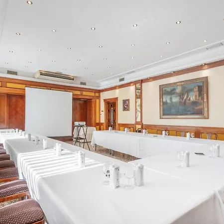 Crisol Regio Hotel