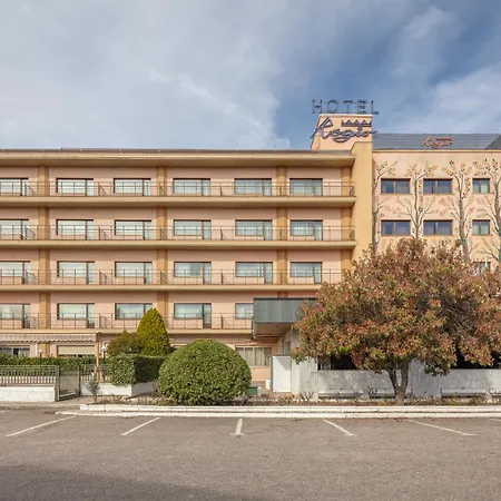 מלון Crisol Regio 4*